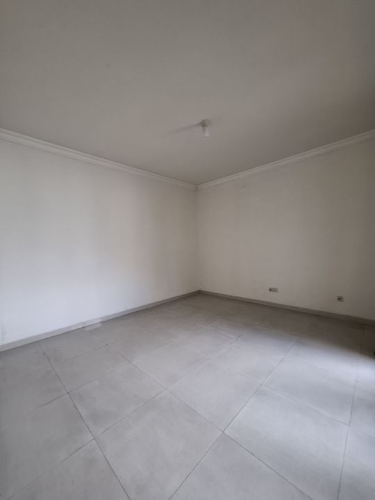 Disewakan Rumah Terjangkau di Candi Golf, Semarang, LT 440m²