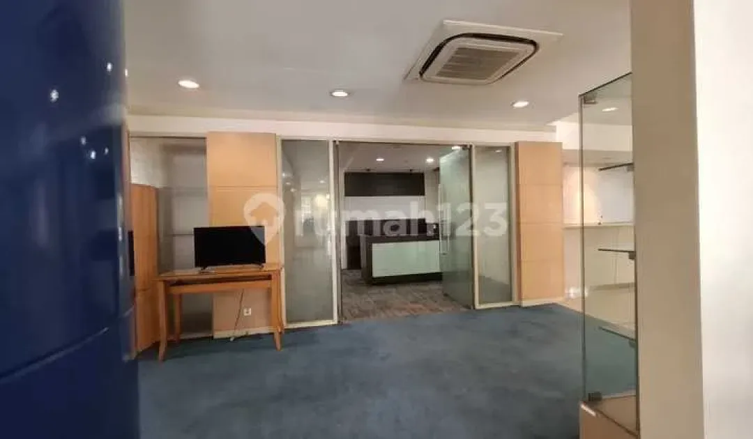 Rumah Siap Huni di Semarang Tengah, Semarang, LT 1213m², Harga 1,35 Miliar /tahun