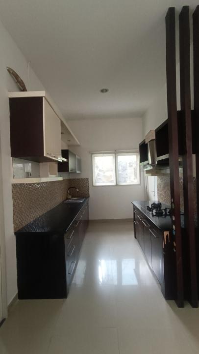 Dikontrakkan Rumah Murah di Candi Golf, Semarang, LT 240m²