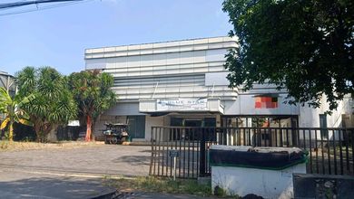 Bangunan Ex Kantor Strategis di Jalan Ahmad Yani Semarang Pinggir Jalan Raya