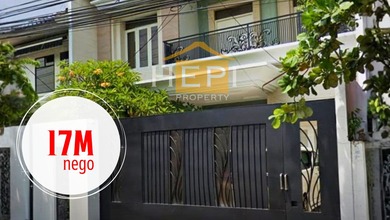 Rumah Elegan di Brumbungan, Semarang, 4 KT, LT 359m²