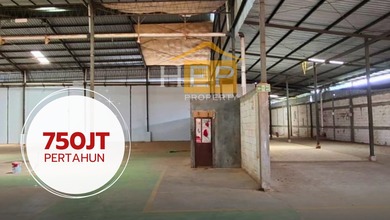 Gudang Strategis di Tugu Mangkang Semarang