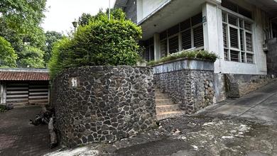 Rumah Elegan di Gajah Mungkur, Semarang, 4 KT, LT 1009m²