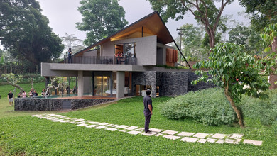 Rumah Prestisius di Kawasan Tuntang, Semarang, LB 325m², Harga 4,96 Miliar