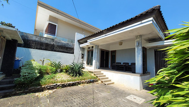 Rumah Area Premium Gajah Mungkur, Semarang - Harga Menarik 6,5 Miliar