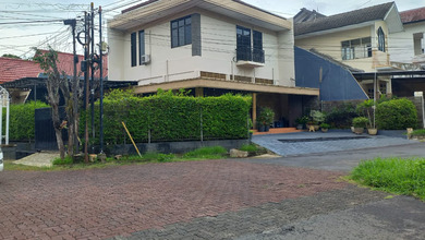 Rumah Elegan di Bukit Sari, Semarang, 2 Kamar Tidur, LT 250m²