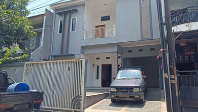 Rumah Prestisius di Kawasan Pusponjolo, Semarang, LB 400m², Harga 2,6 Miliar