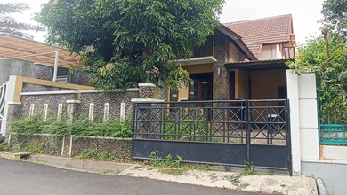 Rumah Dijual di Banyumanik, Semarang, LB 200m², Harga Terbaik!