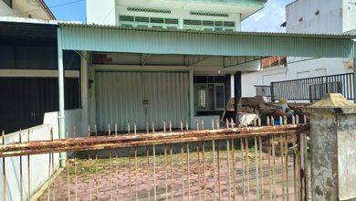 Disewakan Cepat Rumah Bagus dengan Tanah Luas 216 m2 Kawasan Semarang Barat