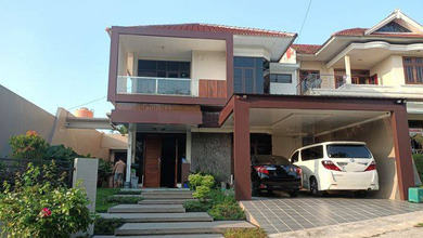 Jual Rumah Megah Luas 367 m2 di Banyumanik, Semarang