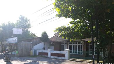 Hunian Elegan di Kedungmundu, Semarang, 2 KT, LT 381m²