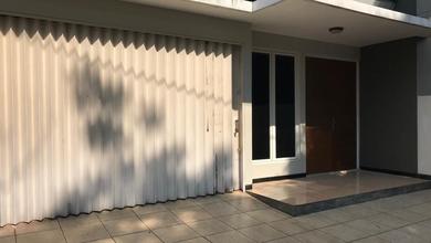 Rumah modern dengan Lahan 344 m2 Daerah Banyumanik, Semarang