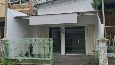 Kesempatan Rumah di Semarang Tengah, Semarang, LB 150m², Harga 1,4 Miliar