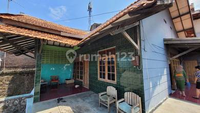 Kesempatan Rumah di Gajah Mungkur, Semarang, LB 150m², Harga 900 Juta