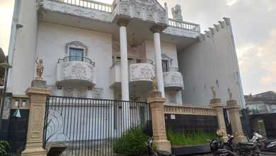 Rumah premium dengan Luas 290 m2 Kawasan Candisari, Semarang