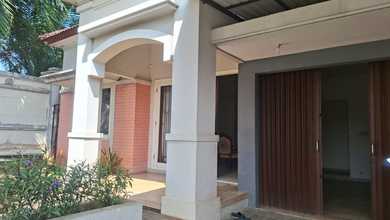 Rumah Area Premium Candi Golf, Semarang - Harga Menarik 3,5 Miliar