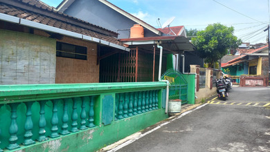 Rumah Eksklusif Luas 130 m2, di Kedungmundu, Semarang