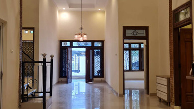 Dijual Rumah Nyaman di Semarang Barat, Semarang - LT 250m²