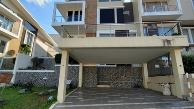 Rumah Area Luxury Semarang Barat, Semarang - Harga Menarik 6,9 Miliar
