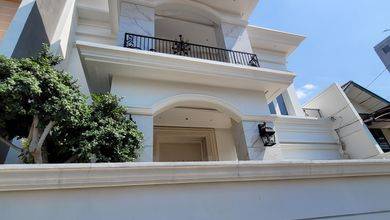 Rumah Elit Luas 297 m2, area Pleburan, Semarang