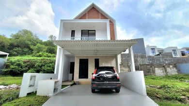 Rumah Mewah di Bukit Sari, Semarang, 3 Kamar Tidur, LT 126m²