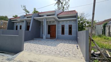 Jual Rumah Sederhana di Pedurungan, Semarang, 2 Kamar Tidur, Harga Terbaik