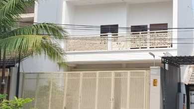 Rumah Mewah di Kawasan Banyumanik, Semarang, LB 260m², Harga 3 Miliar