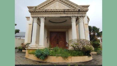 Rumah Mewah di Tembalang, Semarang, 3 Kamar Tidur, LT 591m²