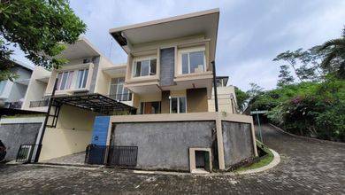 Rumah Minimalis di Candi Golf, Semarang, LT 294 m2