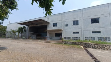 Gudang Besar Bagus di Jalan Raya Semarang - Kendal, Kendal