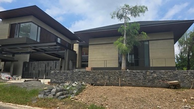 Rumah Mewah di Kawasan Bukit Sari, Semarang, LB 1100m², Harga 24 Miliar