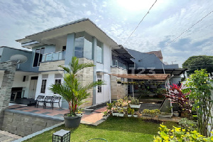 Rumah Elite di Kawasan Bukit Sari, Semarang, LB 301m², Harga 5,2 Miliar