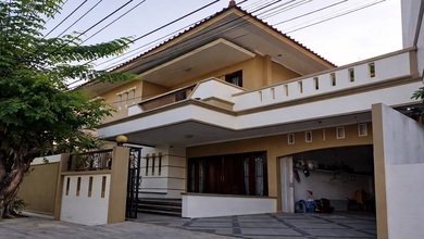 Hunian Elite di Kawasan Pleburan, Semarang, LB 320m², Harga 7,5 Miliar