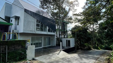 Rumah Prestisius di Kawasan Gunung Pati, Semarang, LB 205m², Harga 2,9 Miliar
