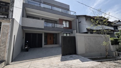 For Sale rumah Mewah di Bukit Sari, Semarang - LT 330m²