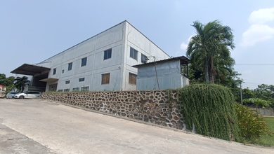 Gudang Bagus Dan Besar Di Tugu Semarang