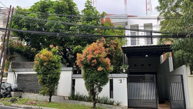 Kesempatan Eksklusif, rumah Prestisius di Bukit Sari, Semarang, LB 450m²