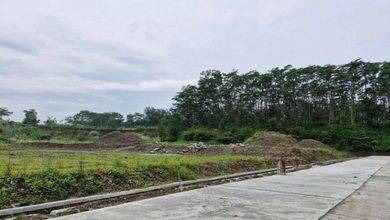 Jual Tanah di Komplek Ngaliyan Pemandangan Danau dan Taman