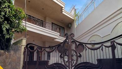 Penawaran Langka, rumah Mewah di Candisari, Semarang, LB 282m²