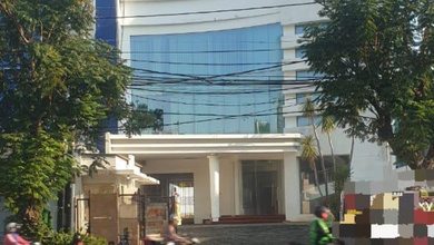 Gedung di jalan raya Pandanaran Semarang