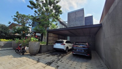 Kesempatan Eksklusif, rumah Prestisius di BSB City, Semarang, LB 598m²