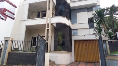 Kesempatan Rumah di Bukit Sari, Semarang, LB 143m², Harga 1,1 Miliar