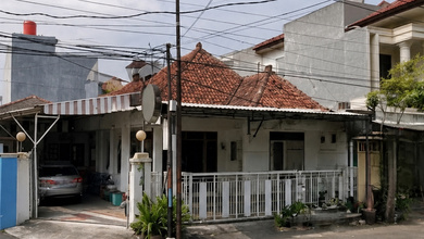 Rumah Prestisius di Kawasan Brumbungan, Semarang, LB 330m², Harga 6,5 Miliar
