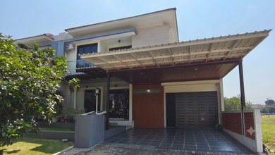 Rumah Mewah di Graha Padma, Semarang, 4 Kamar Tidur, LT 240m²