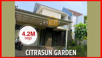 Rumah Mewah di Bukit Sari, Semarang, 4 Kamar Tidur, LT 200m²