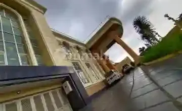 Penawaran Eksklusif, rumah Prestisius di Bukit Sari, Semarang, LB 1250m²
