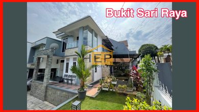 Rumah Area Premium Bukit Sari, Semarang - Harga Menarik 5,2 Miliar
