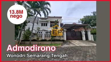 Hunian Elegan di Wonodri, Semarang, 5 Kamar Tidur, LT 435m²