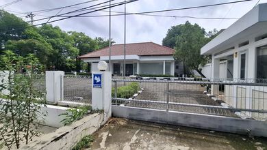 Disewakan Semi Furnish Ex Bank di A.yani, Tengah Kota