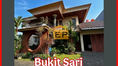 Rumah Mewah di Bukit Sari, Semarang, 4 Kamar Tidur, LT 1043m²